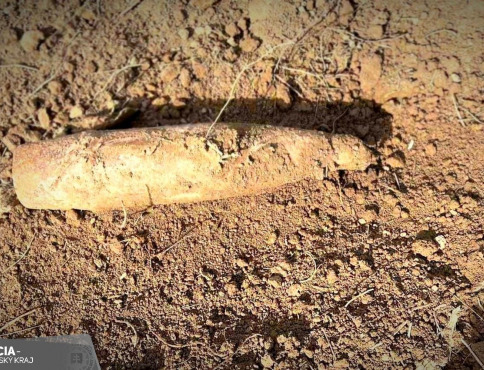 Pri Vranove nad Topľou objavili delostrelecký granát z čias vojny