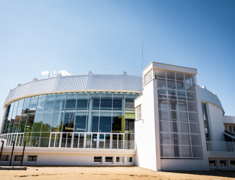 NOCKE láme rekordy: Už 210-tisíc návštevníkov, teraz môže získať Stavbu roka