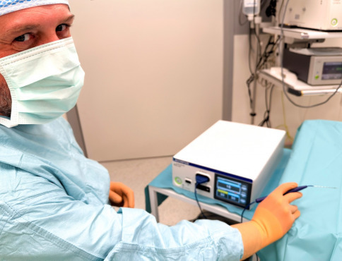 Majitelia „zlatej žily“ sa jej môžu vo FNsP J. A. Reimana v Prešove šetrne zbaviť miniinvazívnou liečbou už za 1 deň