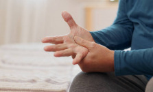 Parkinson sa neprejavuje len trasom – prvé signály prichádzajú oveľa skôr