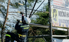 VIDEO | Súboj o najzdatnejší zbor: Obec Zlaté hostila jubilejný ročník nočnej súťaže hasičov