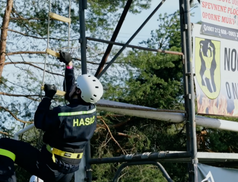 VIDEO | Súboj o najzdatnejší zbor: Obec Zlaté hostila jubilejný ročník nočnej súťaže hasičov