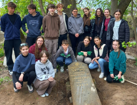 VIDEO | Na obnovovanom židovskom cintoríne v Krásnej objavili unikátny nález