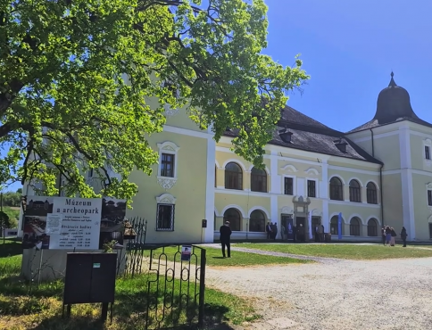 VIDEO | Obnova barokového kaštieľa v Hanušovciach nad Topľou
