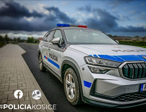 Útok nožom pred obchodom v Šaci: Muž utrpel vážne zranenia