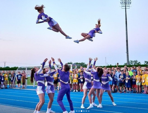 Dychberúce pyramídy aj akrobacia: Cheerleading mieri do Prešova