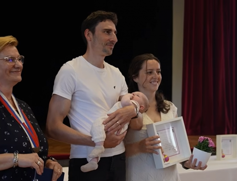 VIDEO | Obec Budimír slávnostne privítala do života 10 malých občanov