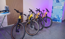 PSK otvoril prvú požičovňu elektrobicyklov