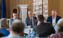 Medzibodrožie chce zrýchliť svoj rozvoj. Kraj a 18 partnerov podpísali memorandum