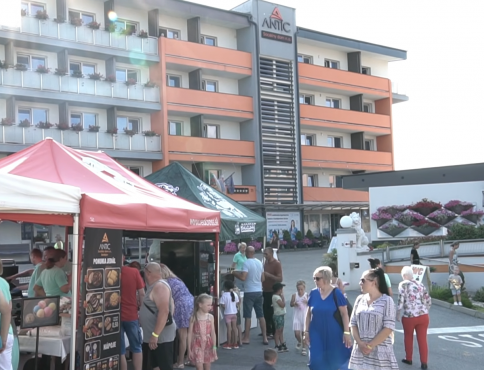 VIDEO | Antic rozozvučal sídlisko živou hudbou