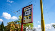 Hodonínska sa dnes začína modernizovať. Cestujúci využijú náhradnú zastávku
