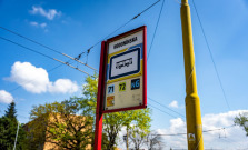 Hodonínska sa dnes začína modernizovať. Cestujúci využijú náhradnú zastávku