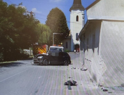 Tragická nehoda v Terni. 68-ročný vodič po náraze do budovy zomrel