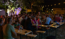 VIDEO | V Čečejovciach sa súťažilo aj zabávalo, QuizNight prilákal množstvo tímov