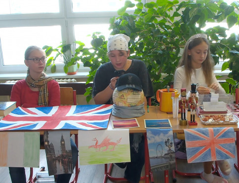 VIDEO | Európa na chodbách školy: Žiaci z Vinbargu spoznávali svet cez churros, čaj aj lokše