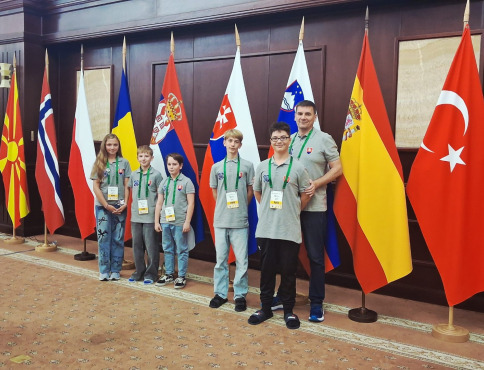 Šachová Základná škola Wolkerova Bardejov reprezentovala Slovensko na Majstrovstvách sveta